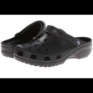 Black crocs Women’s size 10-11 Men’s 8-9